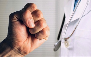 Тиббиёт ходимининг қонуний тиббий фаолиятига тўсқинлик қилиш маъмурий қамоқ жазосига сабаб бўлиши мумкин