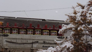 И в снежные дни в домах жителей отдаленных горных территорий Навоийской области кипит чай и можно готовить еду