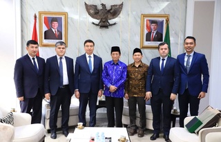 Ўзбекистон ва Индонезия татбиқи барномаи «Умра+»-ро баррасӣ карданд