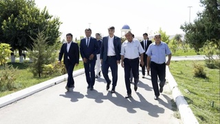 Кандидат в Президенты от Демократической партии «Миллий тикланиш» Алишер Кодиров посетил Джизак