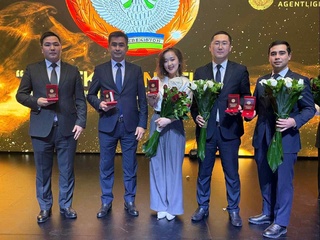 Жасларға «Өзбекстан белгиси» көкирек белгиси тапсырылды