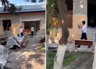 Андижонда ўқувчилар парта ташиди