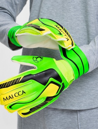 Kim mavsumning eng yaxshi darvozaboni bo'ladi?