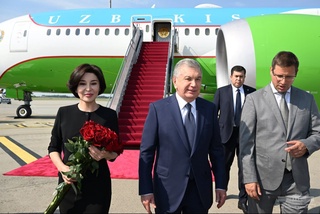 O‘zbekiston Prezidenti Budapeshtga keldi