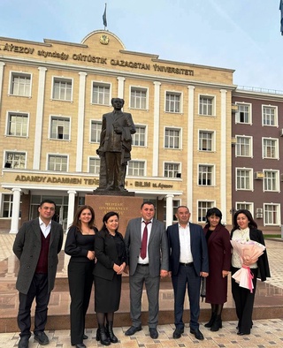 ТДЮУ профессор-ўқитувчилари Жанубий-Қозоғистон университетида бўлди
