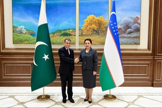 Дар Сенат бо Сафири Фавқулода ва Мухтори Ҷумҳурии Исломии Покистон дар Ӯзбекистон мулоқот баргузор гардид