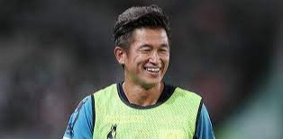 Энг кекса футболчи шартномасини яна бир йилга узайтирди