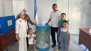 И стар и млад голосуют за будущее нашей страны