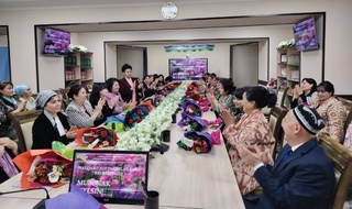 С уважением и благодарностью к женщинам