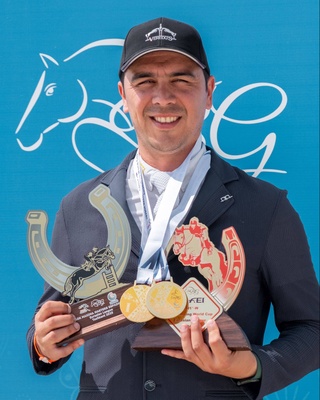 В Ташкенте завершились международные соревнования по конкуру и выездке