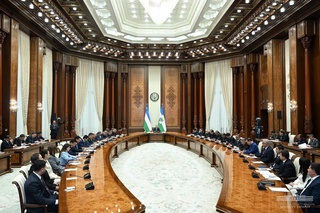 Президент раислигида видеоселектор йиғилиши бошланди