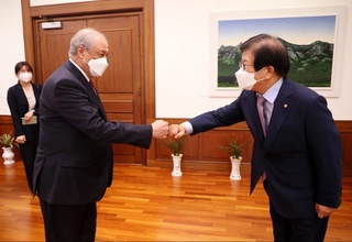 Abdulaziz Komilov Koreya Respublikasi Milliy Assambleyasi Spikeri bilan muhim masalalarni muhokama qildi