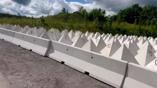 Латвия Россия билан чегарада “аждар тишлари”ни ўрнатишни бошлади