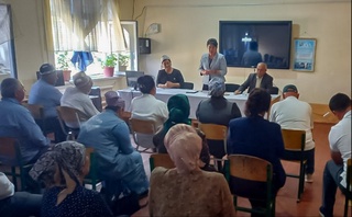 Deputatlar va mahalla ettiligi uchrashuvi