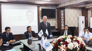 Президентликка номзод Алишер Қодировнинг Намангандаги ишончли вакили брифинг ўтказди