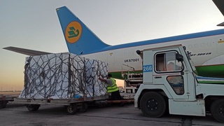 Yurtimizga ZF-UZ-VAC2001 vaksinasining navbatdagi partiyasi olib kelindi
