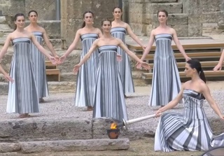 Дар Олимпия (Юнон) маросими фурӯзон кардани машъали Бозиҳои олимпии Париж-2024 баргузор шуд