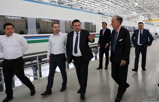 Яна юқори тезликда ҳаракатланувчи электр поездлар сотиб олинади