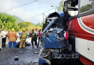 ОАВ: Гондурасда автобусларнинг тўқнашиб кетиши оқибатида камида 16 киши ҳалок бўлди