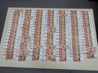 Божхона назоратидан яширилган валюта фош этилди