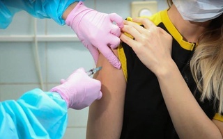 СУТ даъват кард, ки аз барномаҳои азнавэмкунӣ аз COVID-19 даст кашанд