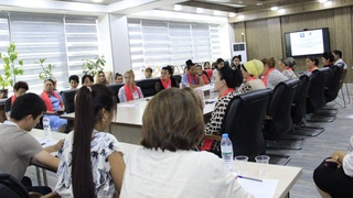 Конференция по поддержке инициатив и инновационных идей объединила ведущих женщин-предпринимательниц и ремесленниц Навоийской области