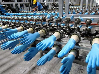 Malayziyada qo‘lqoplar milliardlarni boshlab kelyapti