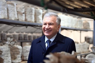 The President visits Khanabad