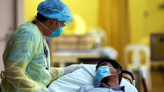 Фақатгина эмланган одамларда учрайдиган коронавирус аломати аниқланди