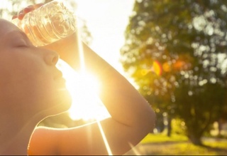 АЖМқуяш урыўынан сақланыўға шақырды