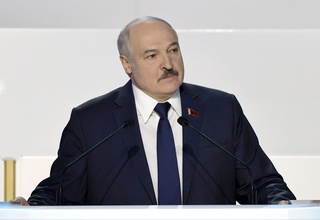 Lukashenko simli telefon tarmoqlarini saqlab qolishga chaqirdi