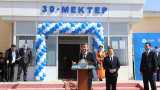 Школе № 39 Кунградского района вручили Президентский подарок - автомобиль «Спарк»