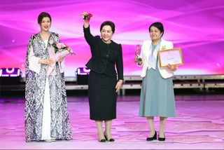 Определены победительницы республиканских конкурсов «Женщина года» и «Активист гендерного равенства»