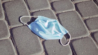 Ученые предложили делать дороги из использованных медицинских масок
