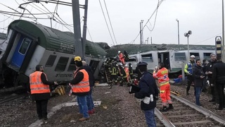 В Пакистане при столкновении двух поездов пострадали более 50 человек