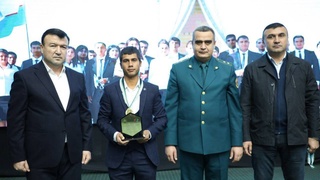 В Кызылтепинском районе Навоийской области чествовали активную молодежь