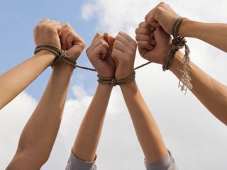 Почти 90 процентов узбекистанцев считают торговлю людьми серьезной угрозой - результаты опроса