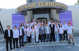 Qirgʻizistonlik yoshlar Andijonda