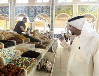 Журналист ва блогери маъруфи кувайтӣ оид ба Ӯзбекистон медиаконтент омода менамояд