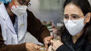 Глава ВОЗ: молодые и здоровые жители богатых государств получают вакцину раньше медиков и пожилых людей в бедных странах