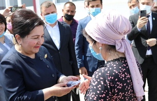 Tanzila Narbayeva: “Sizlarning hayotdan rozi boʻlib yashashlaringga koʻmaklashish maqsadida oʻzim keldim”