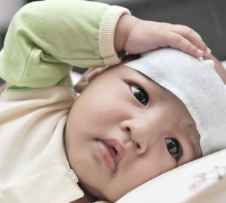 Ёшига етмаган болаларга тана ҳарорати 38,0 даражагача кўтарилмаса, дори бериш тавсия этилмайди