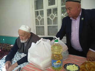 Шаҳрисабзлик 60 нафар нуронийга озиқ-овқат маҳсулотлари берилди