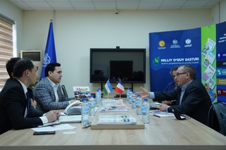 Франциянинг 3 та нашриёти ўз дарсликларини тақдим этди