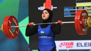 Тяжелоатлетка Кумушхон Файзуллаева завоевала три медали на Чемпионате мира