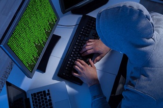 АҚШ хакерлар ҳужумидан 1,3 млрд. доллар зарар кўрди