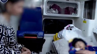 Bolasi bilan suvga sakragan ayol qutqarib qolindi