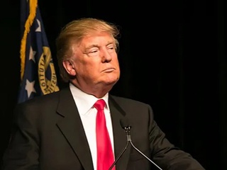 WSJ: Трамп Эронга ҳужум қилиш режасини маъқуллади, аммо ҳали буйруқ бермади