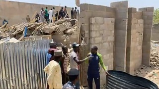 ОАВ: Нигерияда камида 11 киши қулаб тушган бино вайроналари остида қолиб кетди