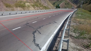 «Қамчиқ» довонида автомобиль йўлининг бир қисми чўкканлиги айтилмоқда